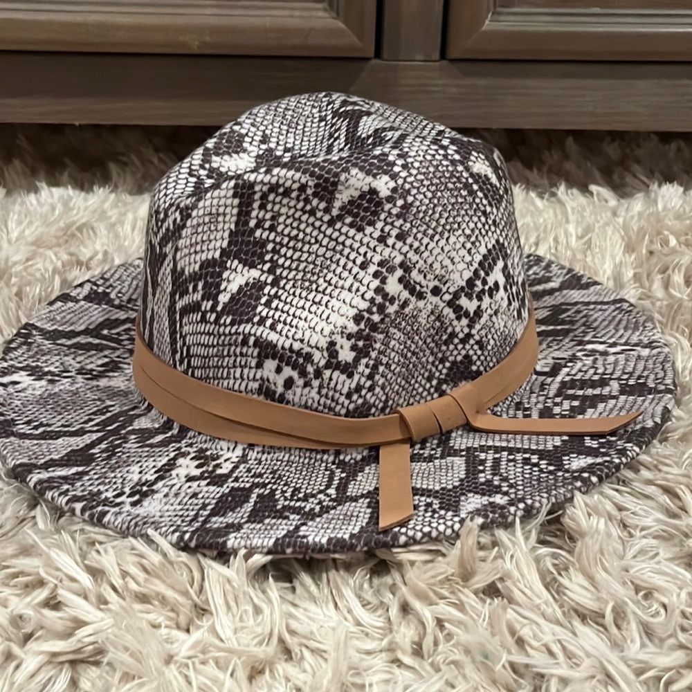 Altar’d State snake print hat